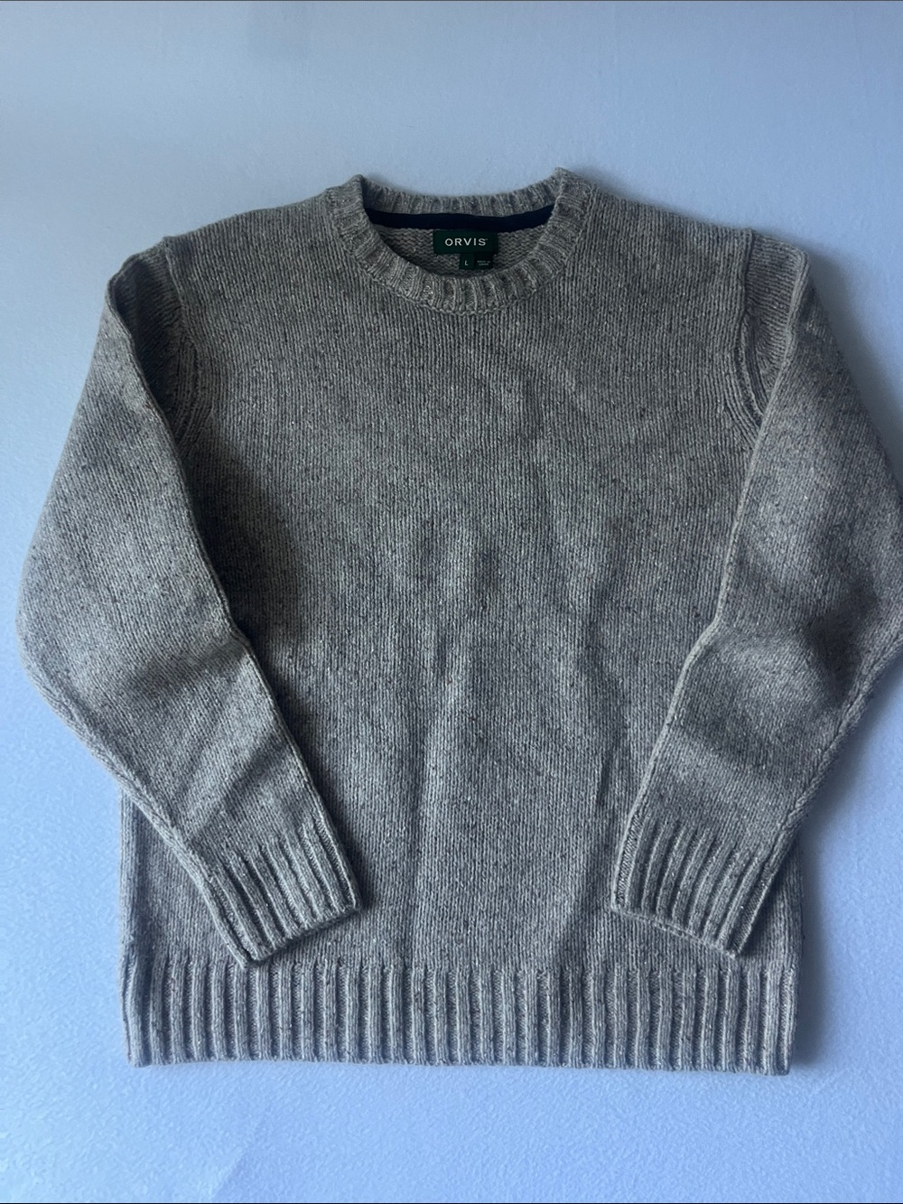 Orvis Men's Crewneck Sweater in Light Heather Oatmeal Lambswool